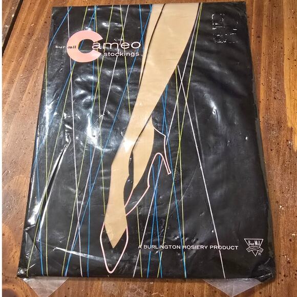 Bur-Mill Cameo NOS Vintage Stockings Sz 8 1/2 sheer - Picture 1 of 3